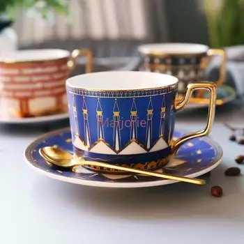 Puodeliai & Lėkštutes Europos Stiliaus Kavos Puodelį, Spalvingų Keramikos Lėkštė Šaukštas Nustatyti Britų Šviesos LuxuryTazas Popietės Arbata Ware